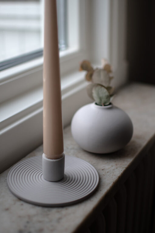 SveaPynt - StoreFactory Ekeryd Light grey candlestick